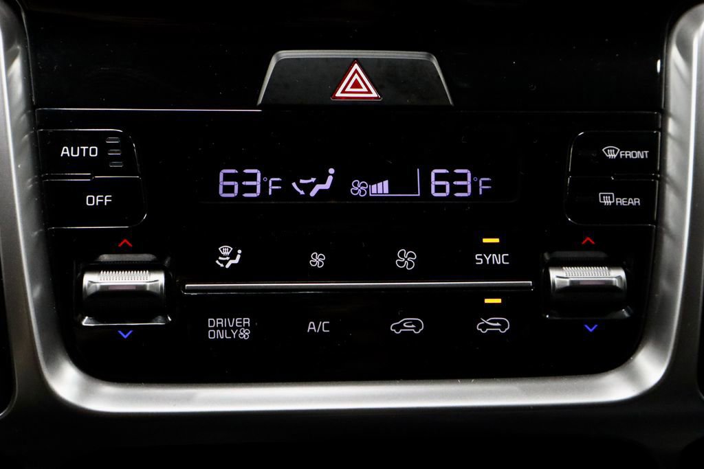 Used 2022 Kia Sorento EX w/ Panoramic Sunroof Package image 32