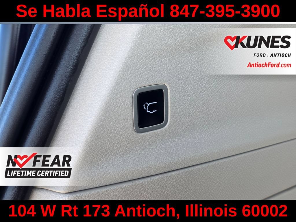 Used 2023 Chrysler Pacifica Touring-L FWD image 30