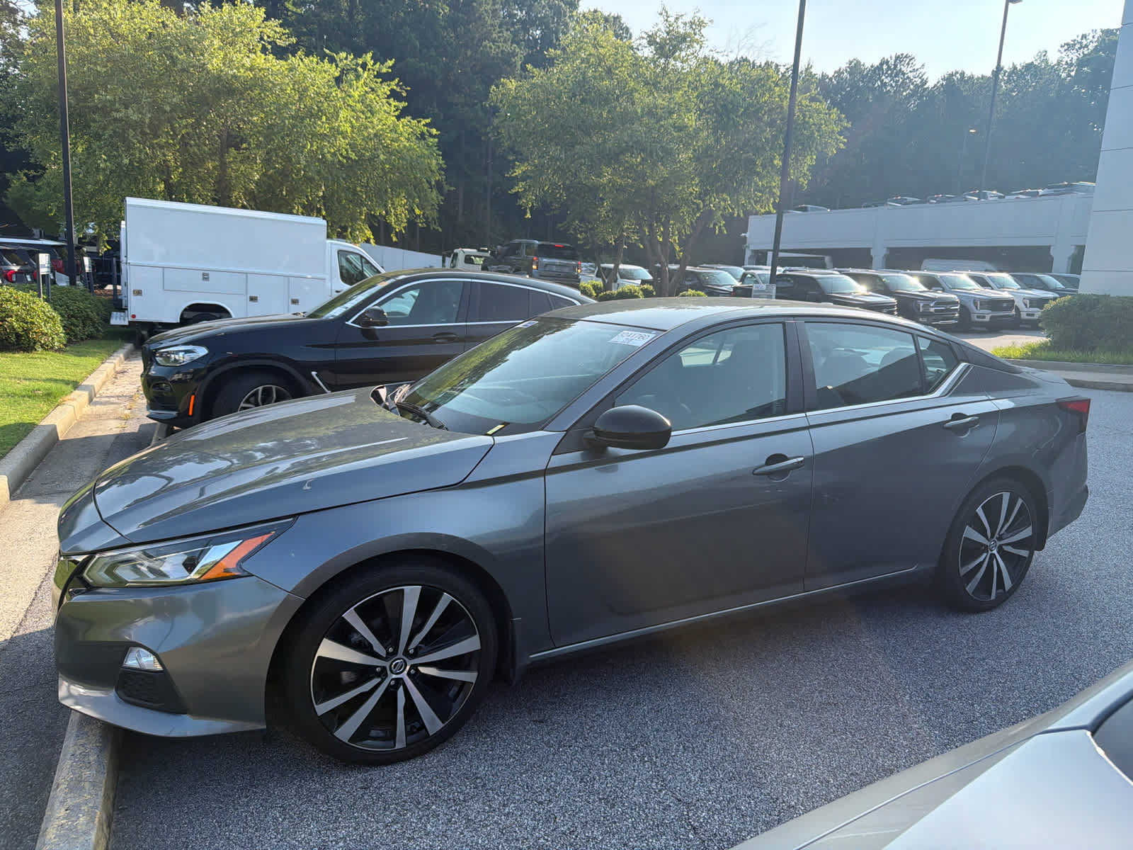Used 2022 Nissan Altima 2.5 SR FWD image 2
