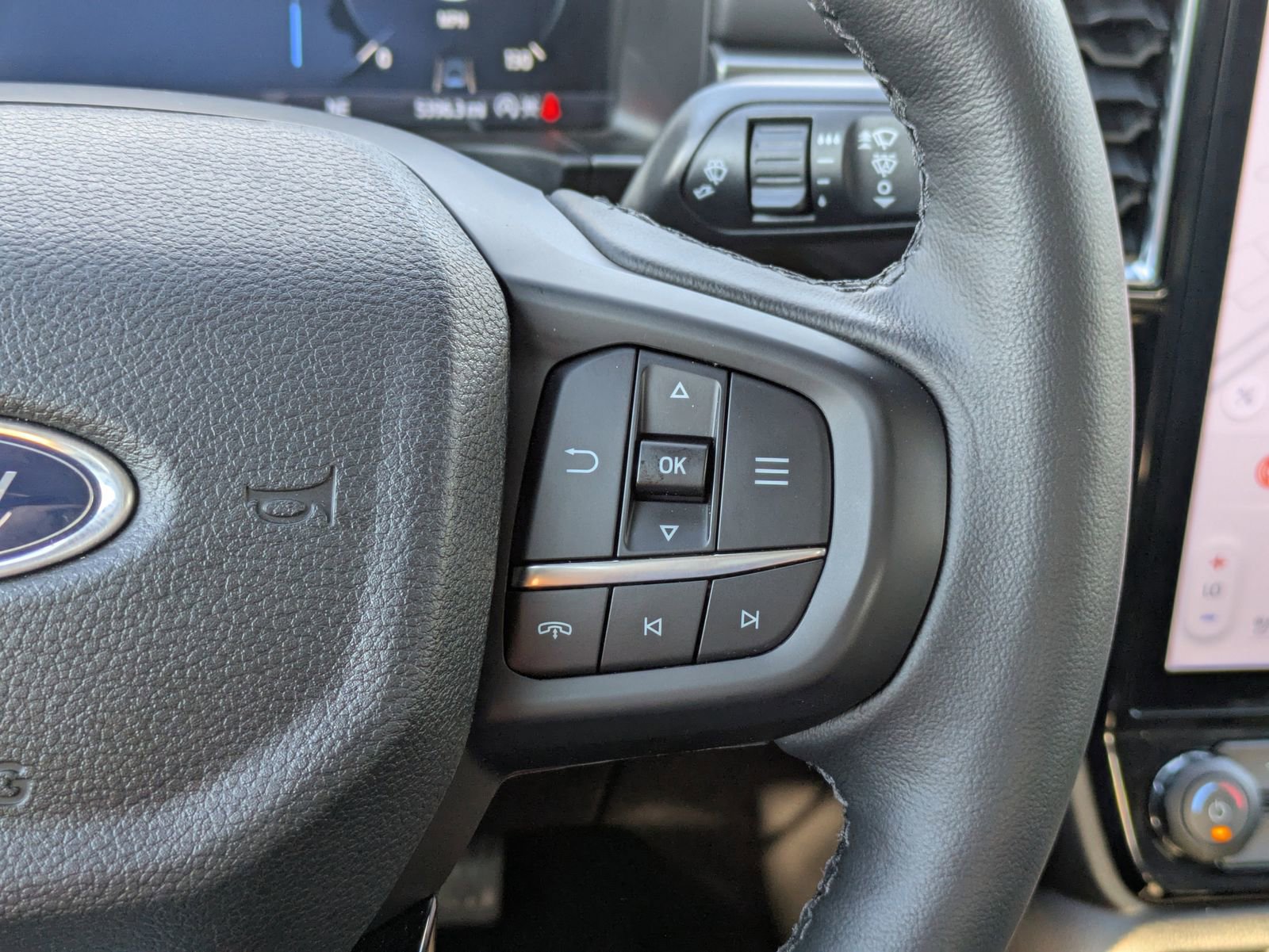 Certified 2024 Ford Ranger Lariat w/ FX4 Off-Road Package image 31