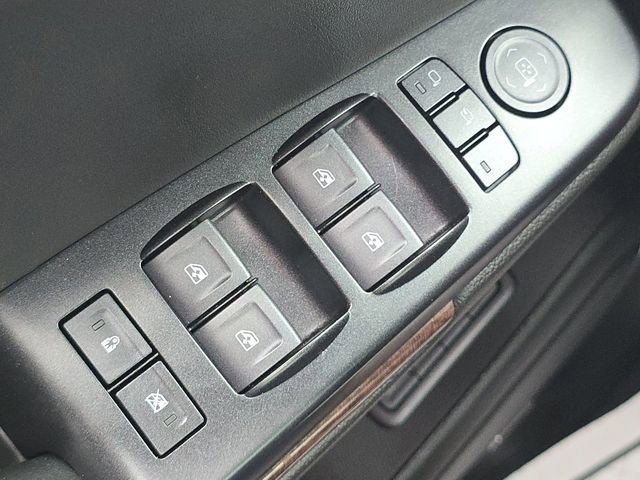 Used 2018 GMC Yukon SLT w/ Open Road Package AWD/4WD image 34