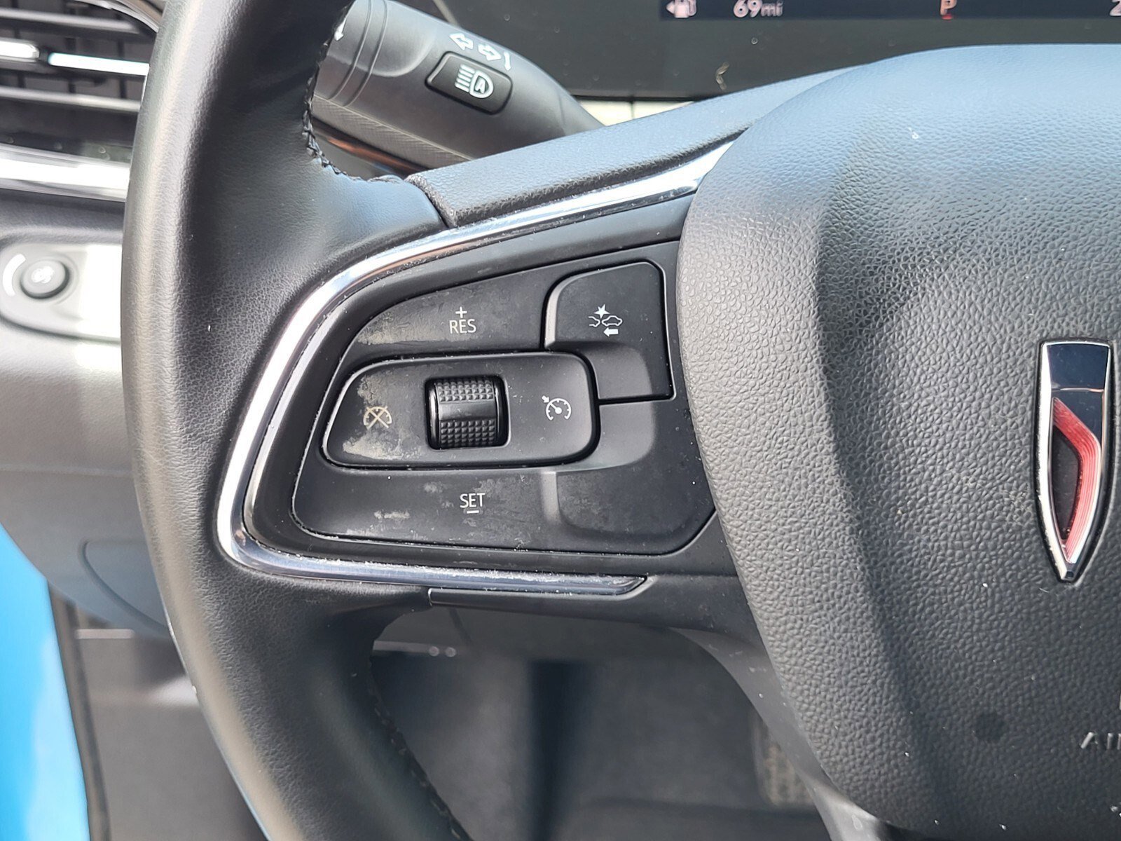 Used 2025 Buick Envista Sport Touring FWD image 27