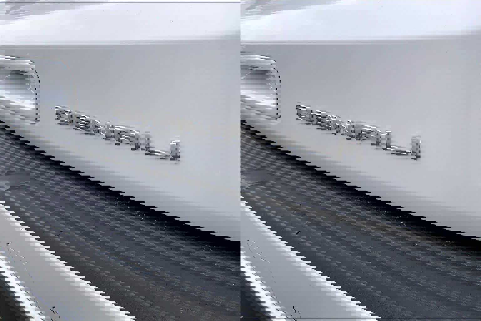 Used 2021 GMC Yukon Denali w/ Denali Premium Package image 12