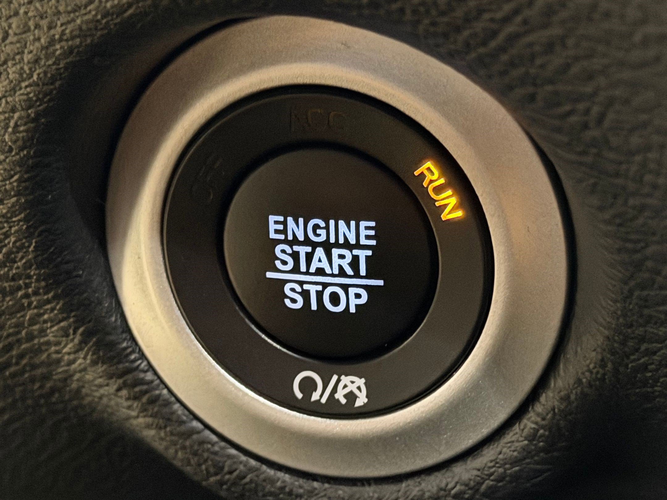 Used 2025 Chrysler Pacifica Select image 29