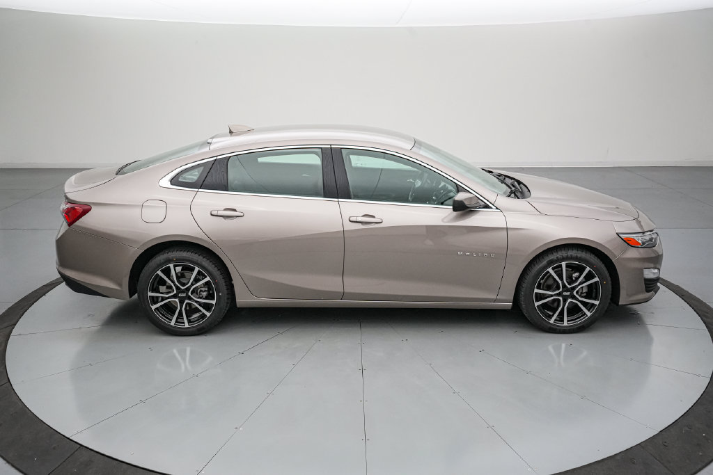 Used 2024 Chevrolet Malibu LT FWD image 3