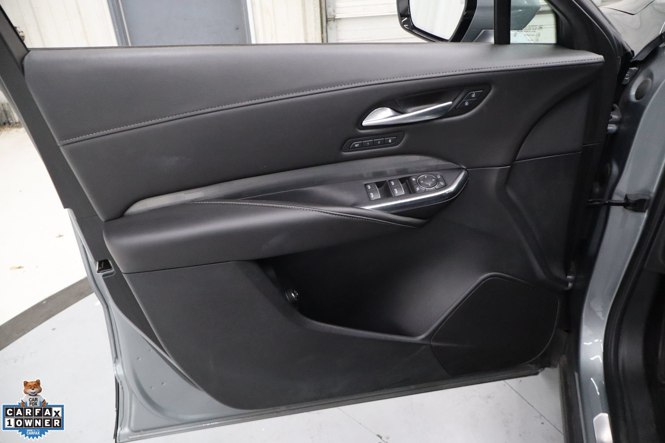 Used 2025 Cadillac XT4 Premium Luxury FWD image 12