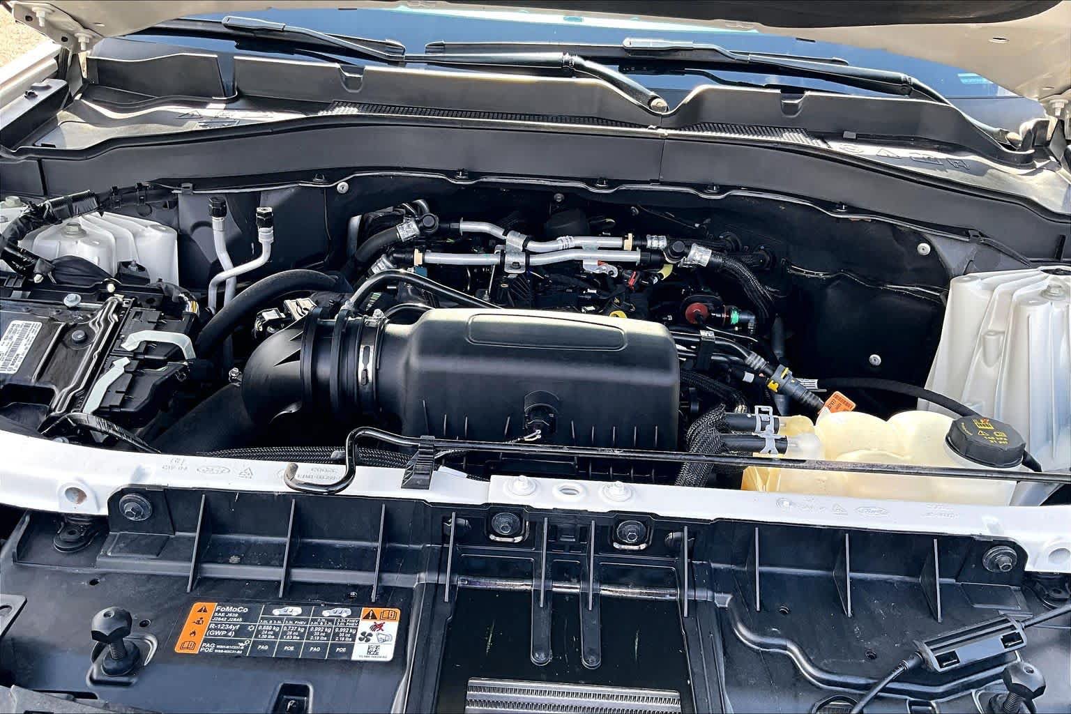 Certified 2023 Ford Explorer XLT w/ Equipment Group 202A RWD image 32