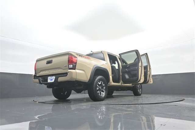 Used 2019 Toyota Tacoma TRD Off-Road image 38