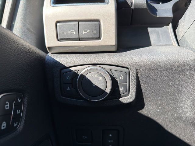 Certified 2022 Ford F250 Lariat w/ Black Appearance Package image 27