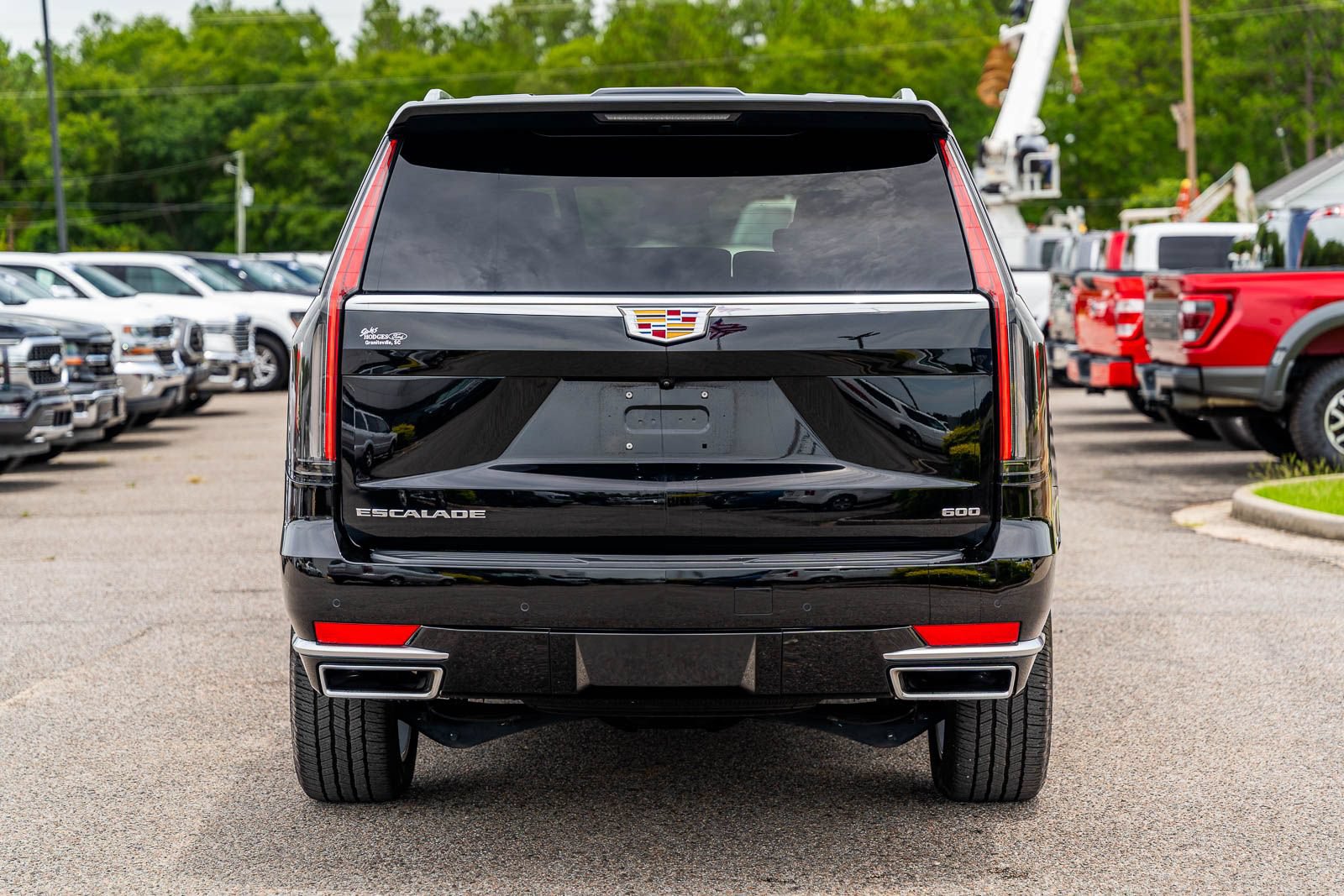 Used 2024 Cadillac Escalade Luxury w/ LPO, Floor Liner Package AWD/4WD image 6