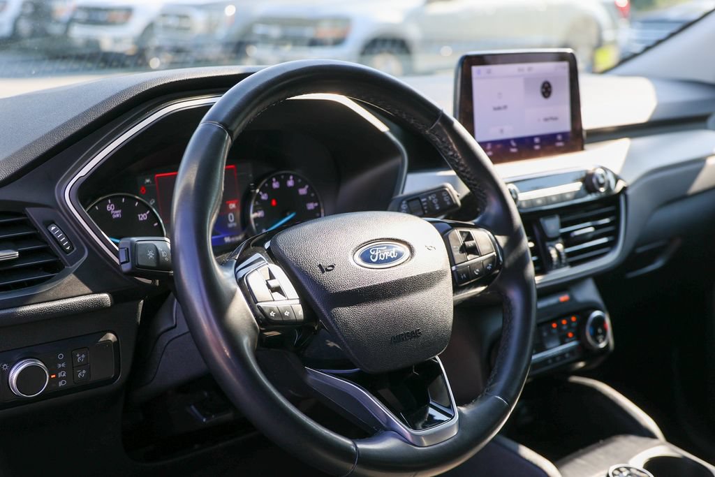 Certified 2022 Ford Escape SE w/ Cold Weather Package FWD image 18