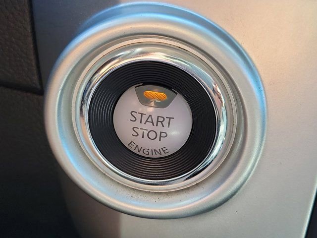 Used 2021 Nissan Titan SV w/ SV Convenience Package image 28