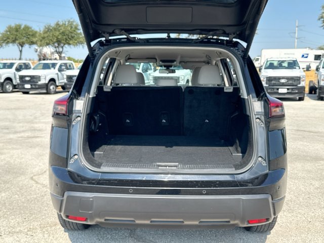 Used 2024 Nissan Rogue SV FWD image 22