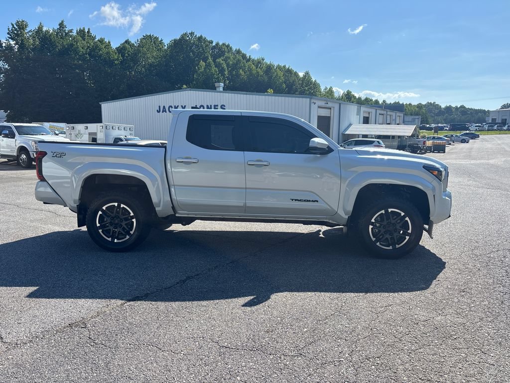 Used 2024 Toyota Tacoma 4x4 Double Cab image 4