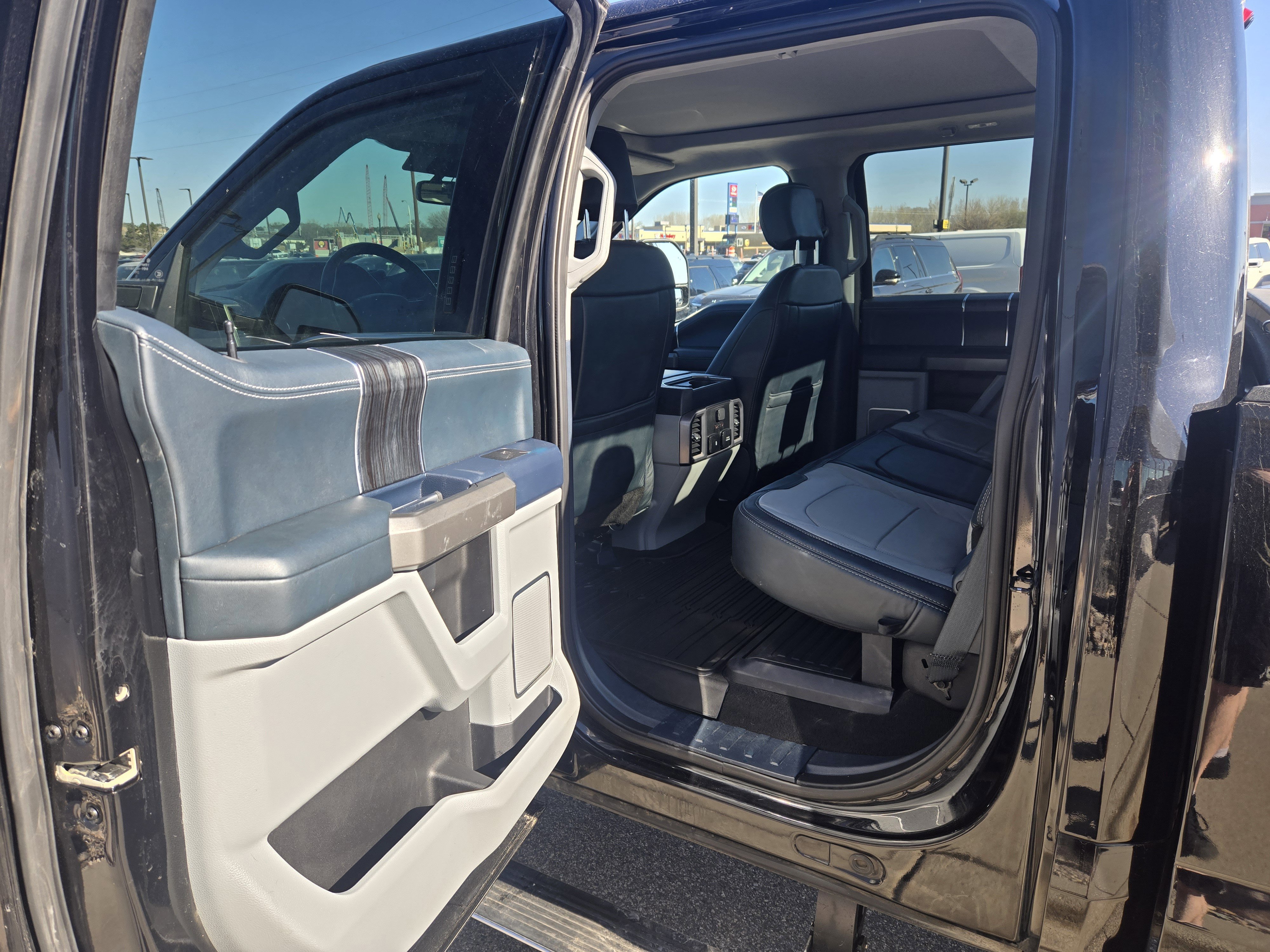 Certified 2022 Ford F350 Limited w/ FX4 Off-Road Package AWD/4WD image 15