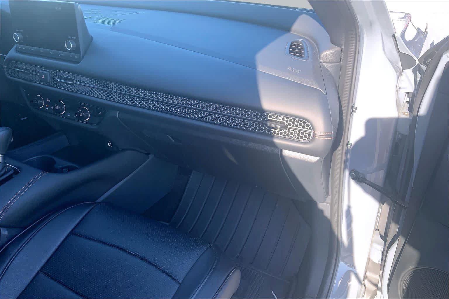 Used 2025 Honda HR-V Sport image 19