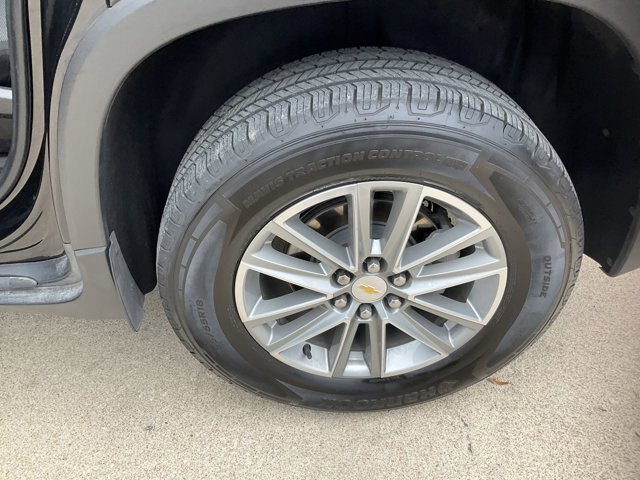 Used 2023 Chevrolet Traverse LT FWD image 13