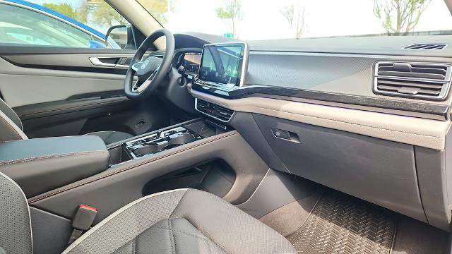 Used 2025 Volkswagen Atlas Peak Edition SE image 35