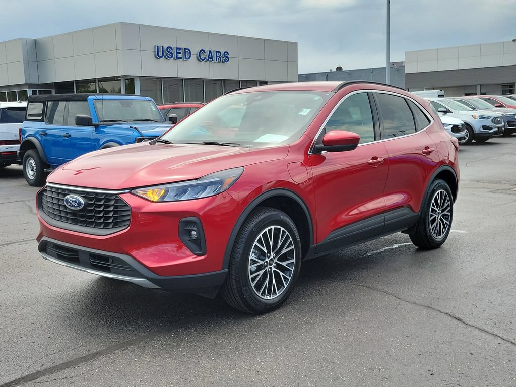 Certified 2025 Ford Escape SE FWD image 8