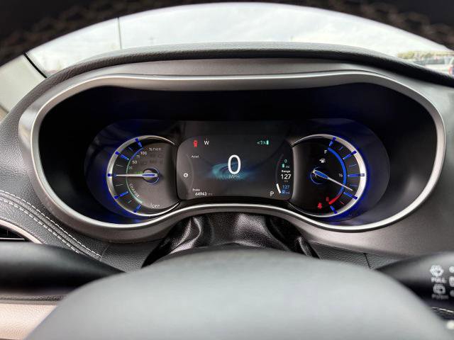 Used 2024 Chrysler Pacifica Limited FWD image 18