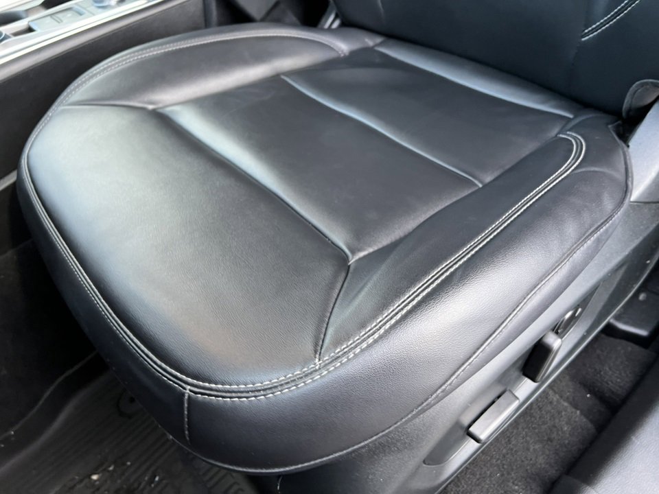 Certified 2023 Ford Explorer XLT w/ Equipment Group 202A image 13