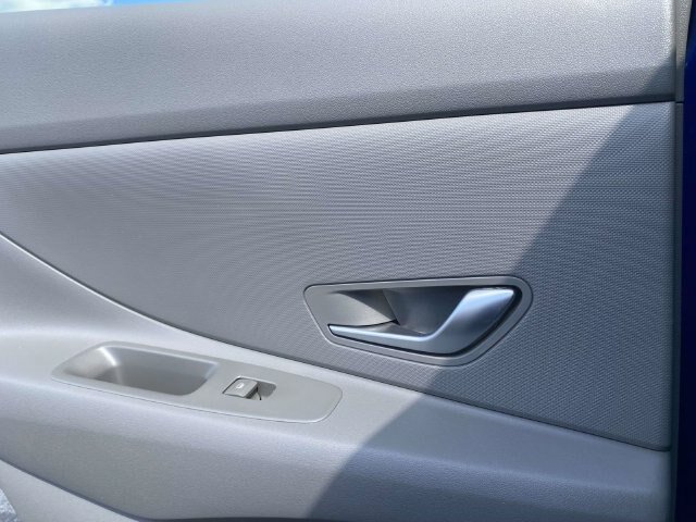 Used 2023 Hyundai Elantra SEL FWD image 13