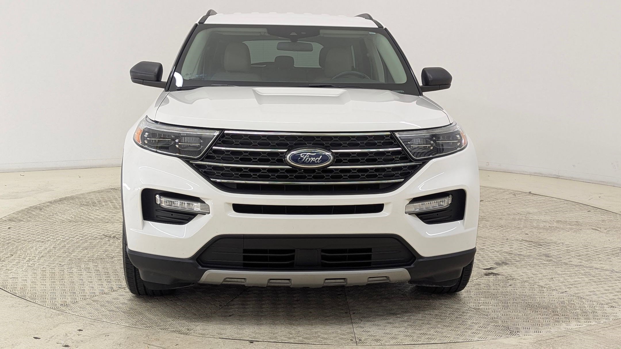 Certified 2022 Ford Explorer XLT w/ Equipment Group 202A image 6