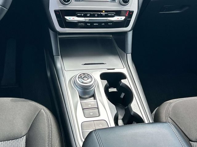 Certified 2023 Ford Explorer XLT RWD image 17