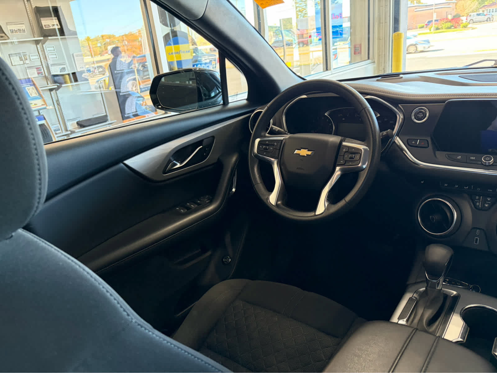 Used 2022 Chevrolet Blazer LT AWD/4WD image 11