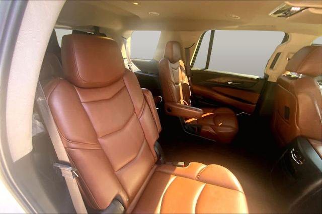 Used 2017 Cadillac Escalade Premium Luxury AWD/4WD image 20