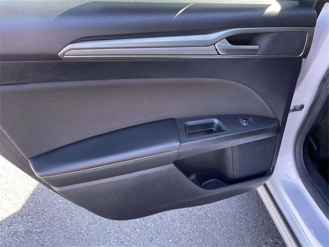 Certified 2020 Ford Fusion SE image 6