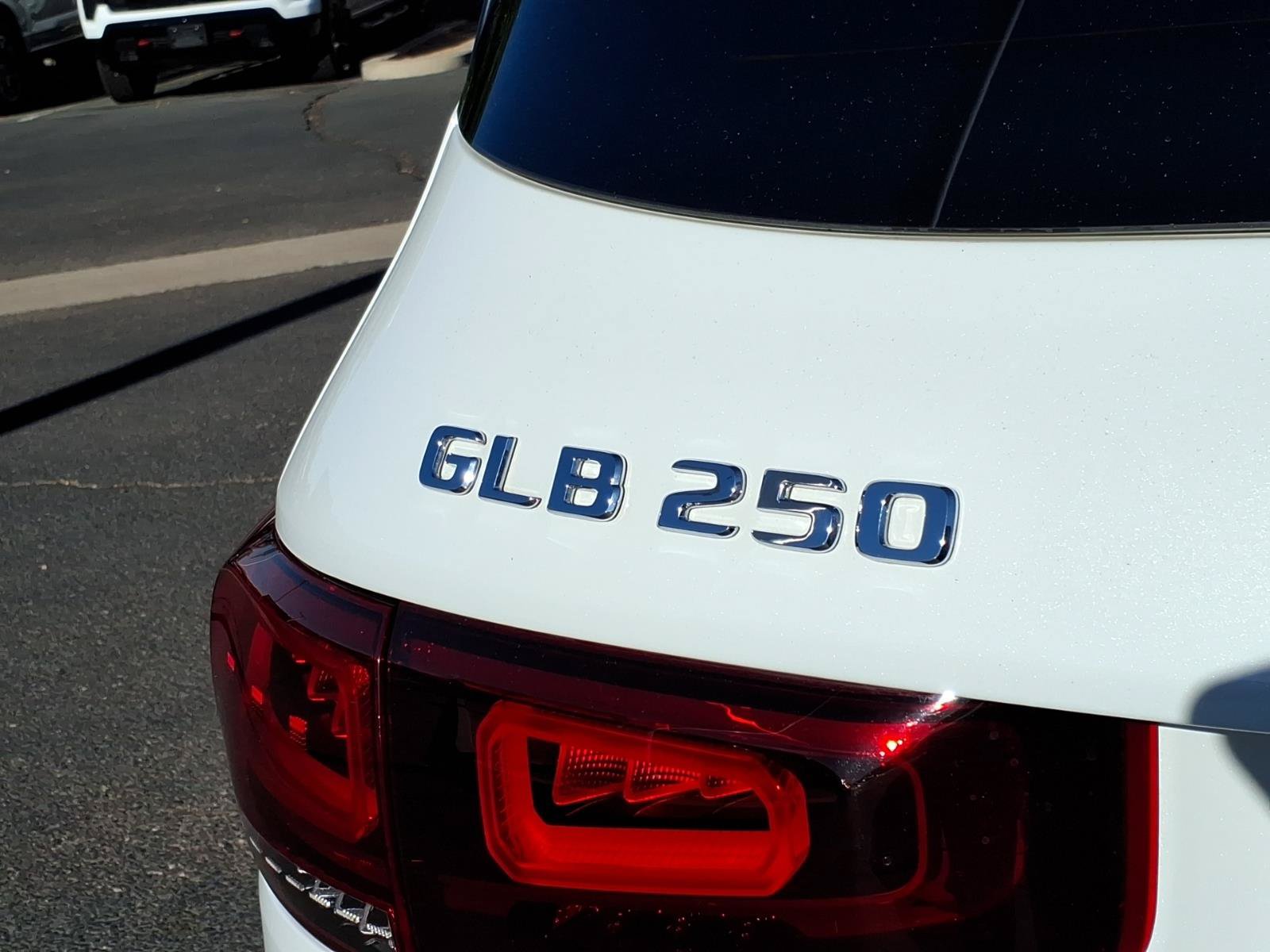 Used 2022 Mercedes-Benz GLB 250 image 10