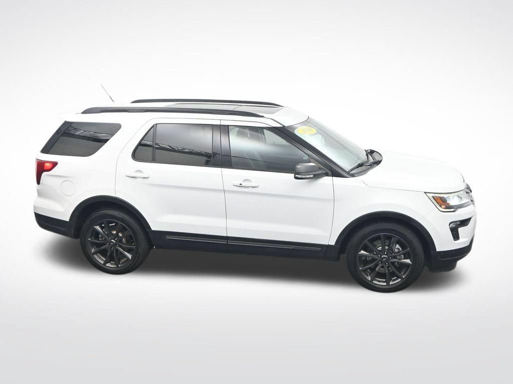 Certified 2018 Ford Explorer XLT w/ Equipment Group 202A FWD image 27