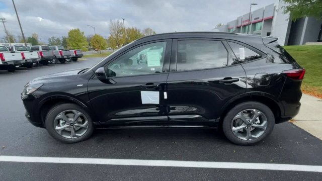 Certified 2023 Ford Escape ST-Line Select w/ Tech Pack #1 AWD/4WD image 5