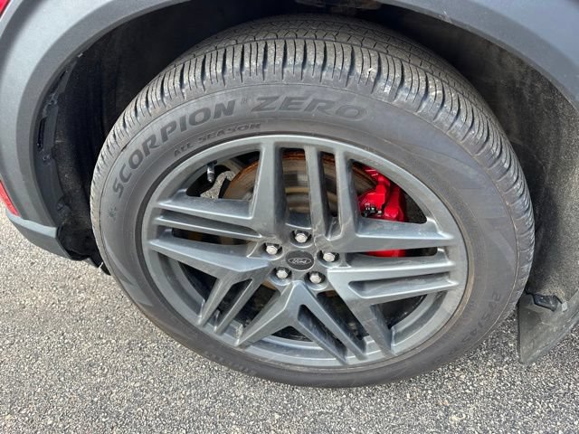Certified 2025 Ford Explorer ST AWD/4WD image 7