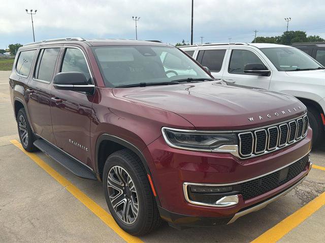 Used 2024 Jeep Wagoneer L Series II w/ Flexible Seating Group AWD/4WD image 4
