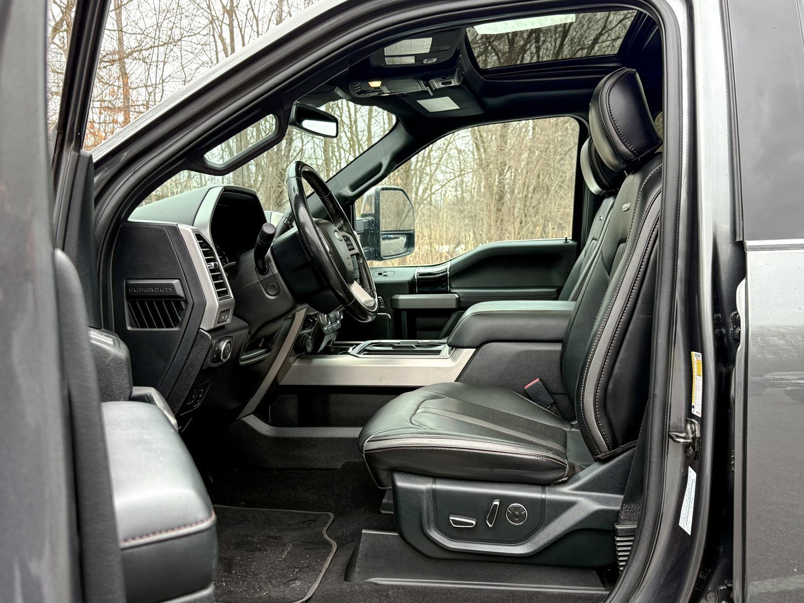 Certified 2020 Ford F250 Platinum w/ FX4 Off-Road Package image 14