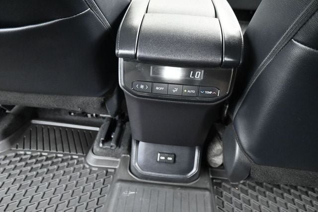 Used 2024 Toyota Highlander XSE AWD/4WD image 14