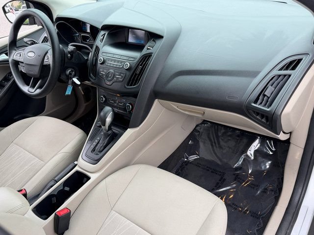 Certified 2018 Ford Focus SE FWD image 32