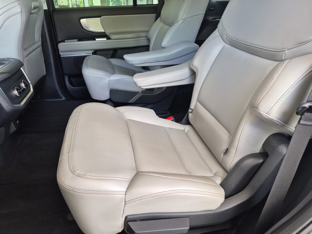 Certified 2025 Ford Expedition Active RWD image 31