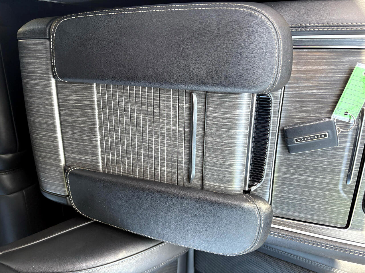 Used 2024 Jeep Wagoneer L Series II w/ Flexible Seating Group image 33