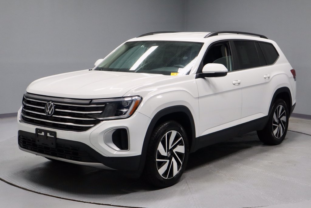 Used 2025 Volkswagen Atlas SE AWD/4WD image 8