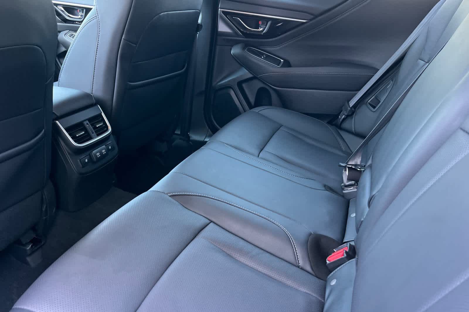 Used 2022 Subaru Outback Limited AWD/4WD image 4