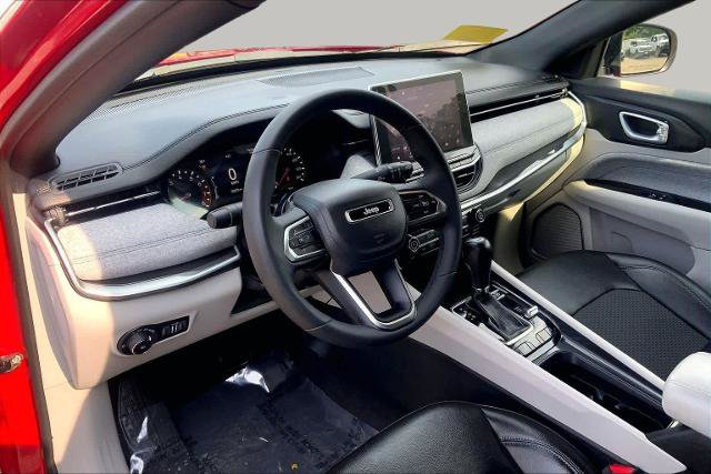 Used 2023 Jeep Compass Latitude w/ Convenience Group AWD/4WD image 18