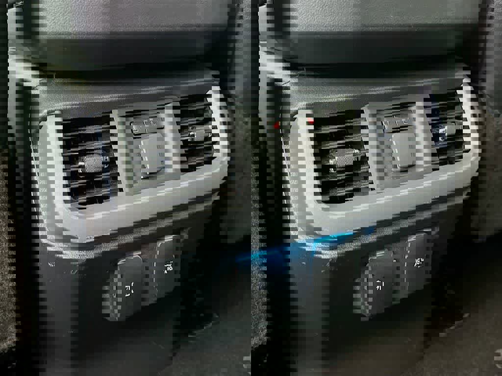 Certified 2021 Ford F150 Lariat w/ Equipment Group 502A High image 16