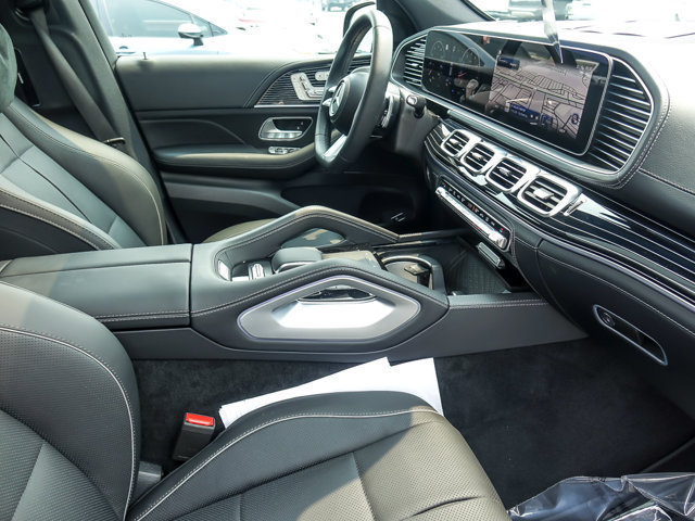 Used 2025 Mercedes-Benz GLS 580 4MATIC image 29