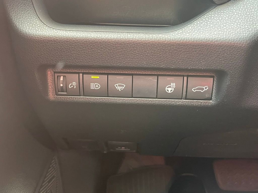 Used 2019 Toyota RAV4 XLE Premium w/ Cold Weather Package AWD/4WD image 28