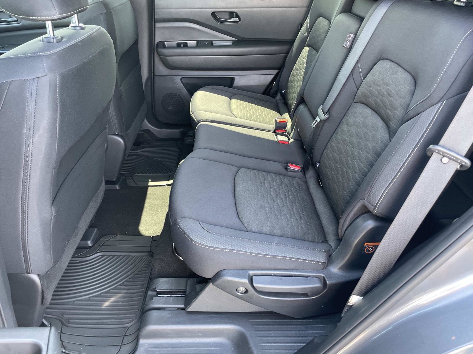 Used 2023 Nissan Pathfinder SV AWD/4WD image 14