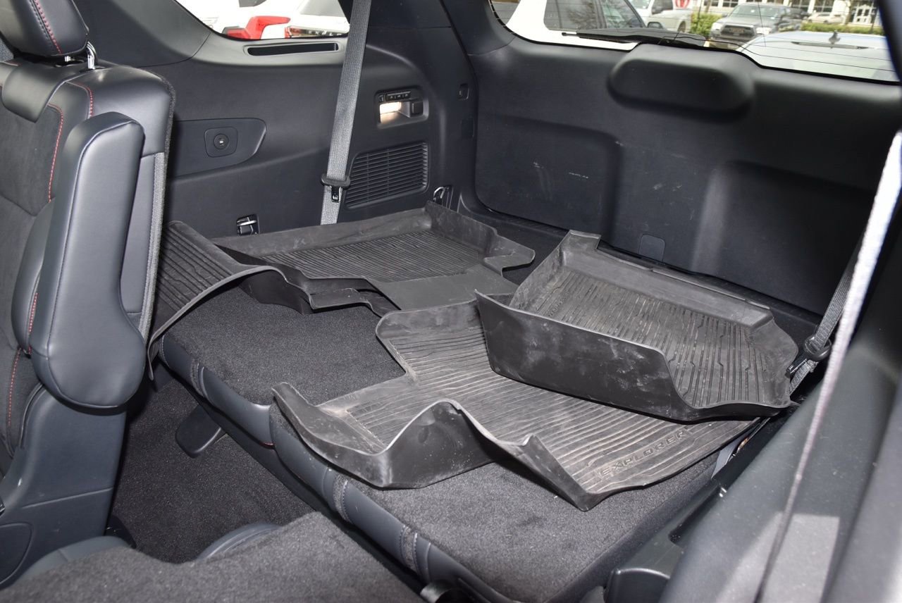 Certified 2025 Ford Explorer ST image 12