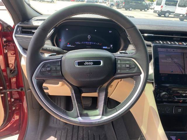 Used 2024 Jeep Grand Cherokee L Limited AWD/4WD image 17